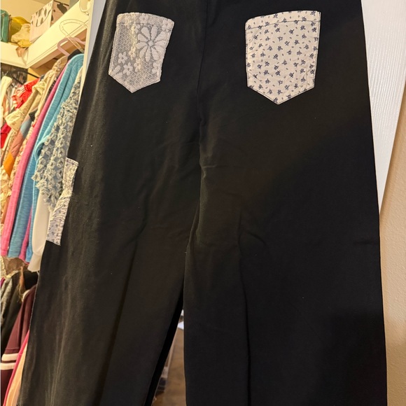 POL Black pants with Star Patches - Picture 5 of 7